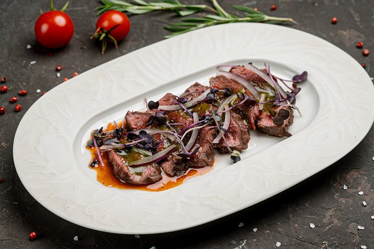 Ю Татаки из говяжей вырезки