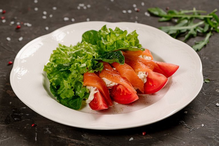 Ю С лососем и страчателлой