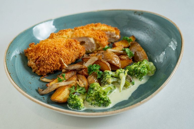 Ю Грудка цыпленка, фаршированная сыром