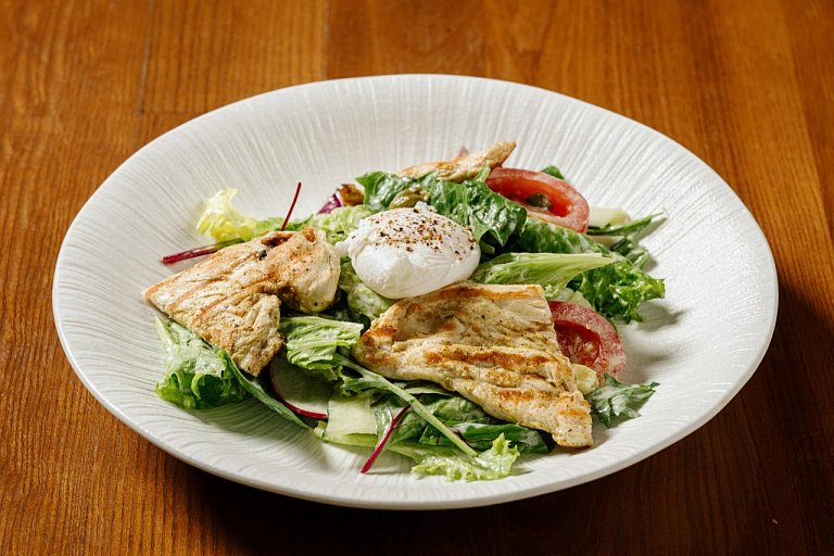 П С куриной грудкой и яйцом пашот