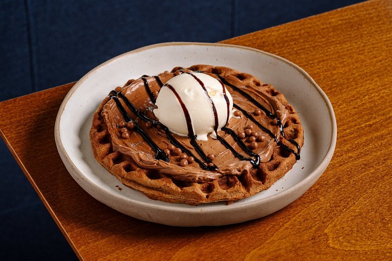 К Венская вафля с шоколадным мороженым