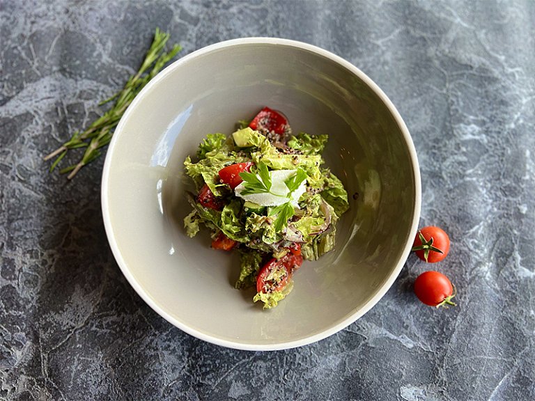 П Лёгкий салат киноа