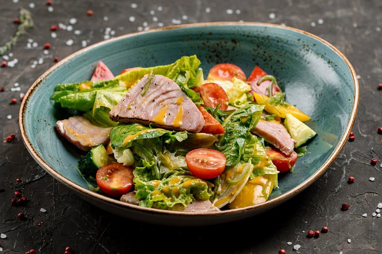 Ю С тунцом в манго соусе