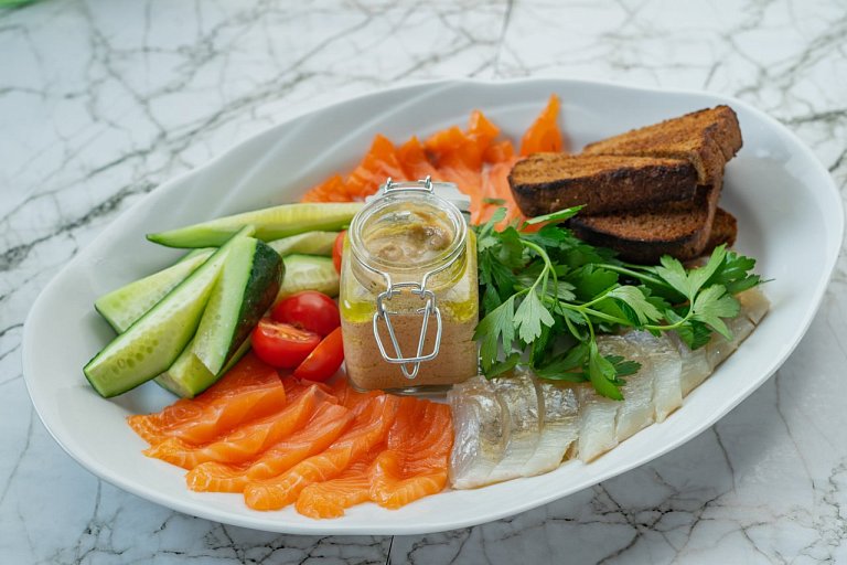 П Ассорти рыбных деликатесов