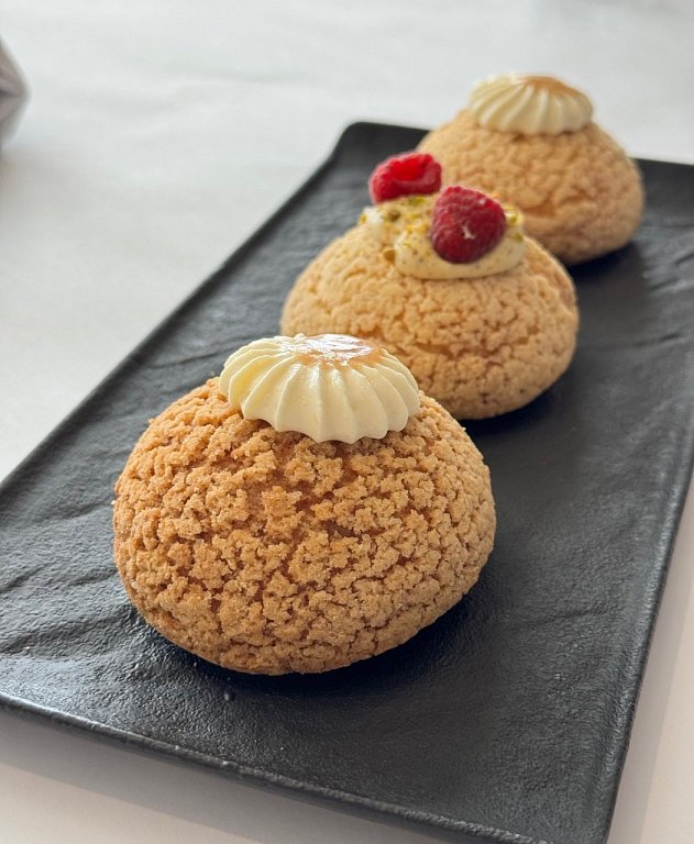 Ю Пирожное "Шу" Ваниль\Карамель