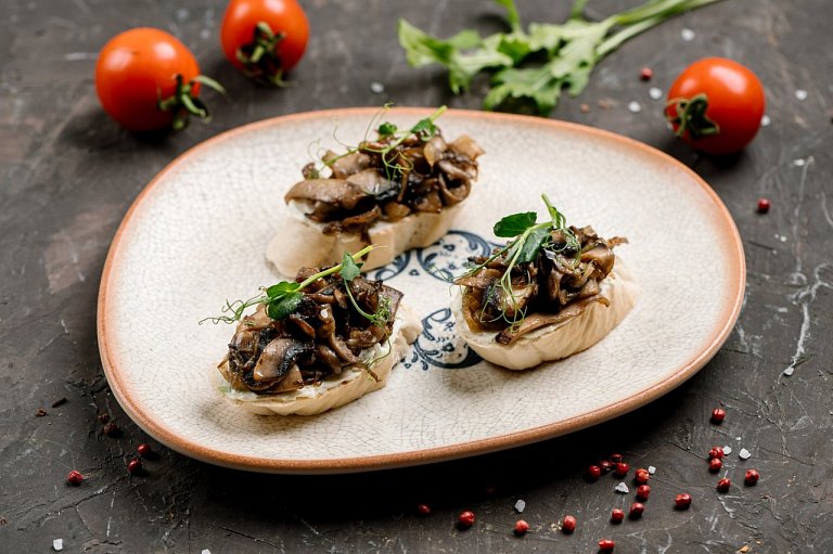 Ю Брускетта с грибами