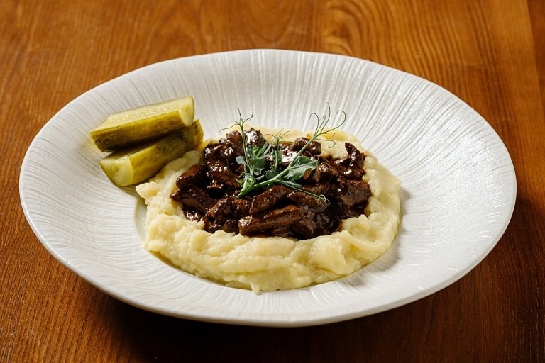 П Печень телёнка с картофельным пюре