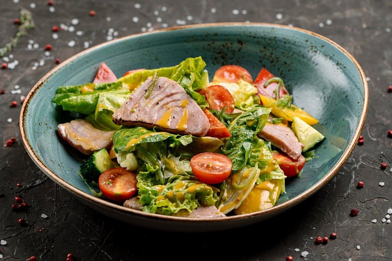 Ю С тунцом в манго соусе